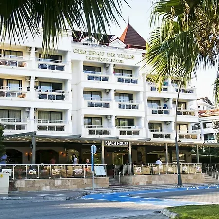 Chateau De Hotel 3*