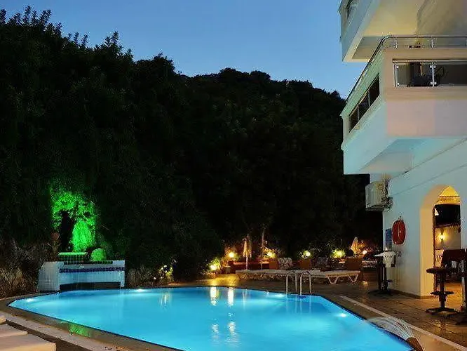 Chateau De Hotell 3*
