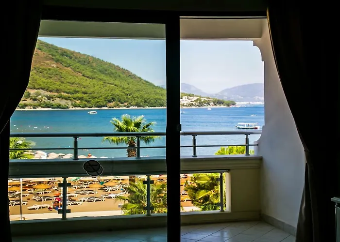 Chateau De Hotell 3*