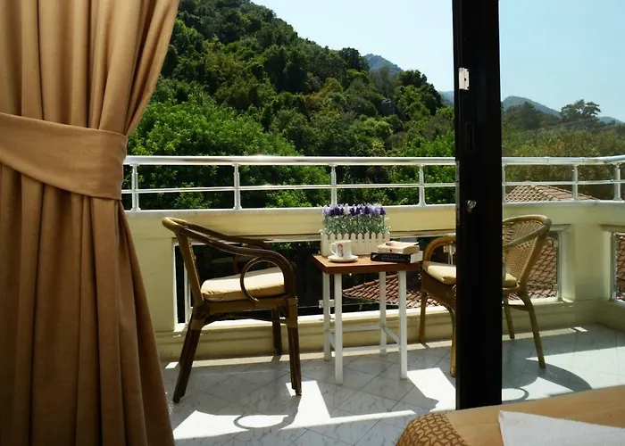 Hotell Chateau De 3*