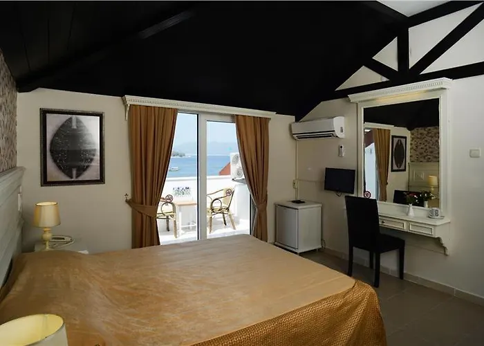 Hotell Chateau De 3*