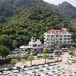 호텔 Chateau De 3*